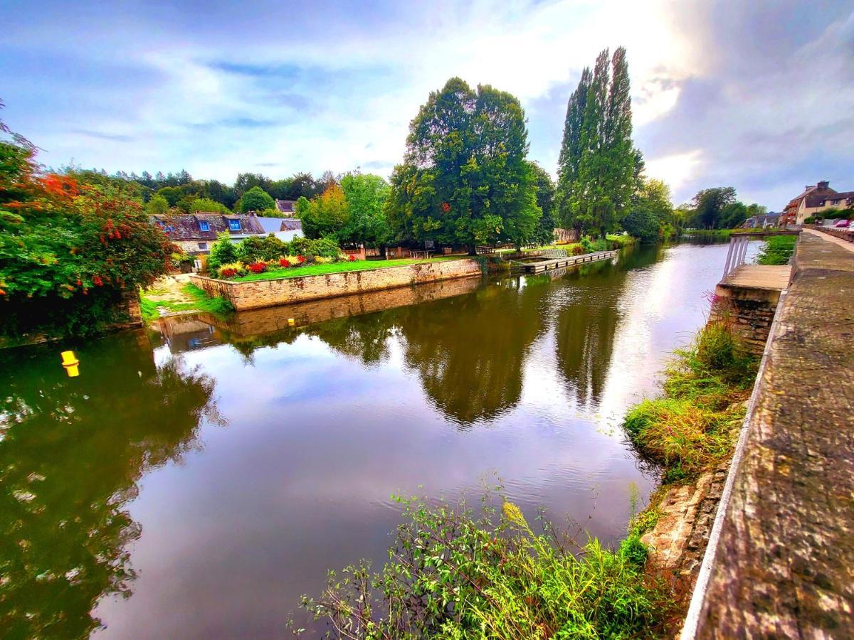 Gite Maisonnette- Et A Cote Coule Une Riviere Жослен Экстерьер фото